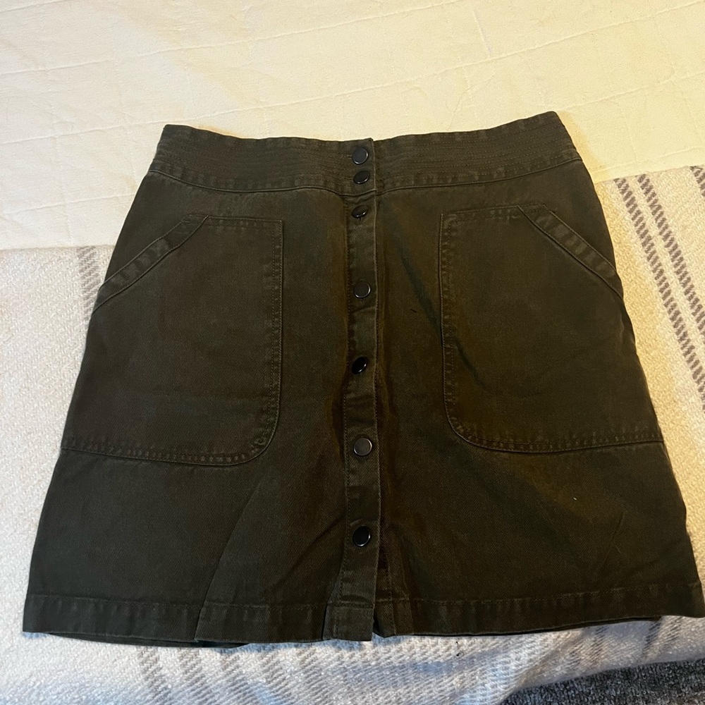 Banana Republic green skirt size 4